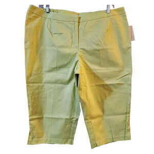 NEW Liz Claiborne Womens Audra Capri Pants Size 22P Petite Green Contour Waist